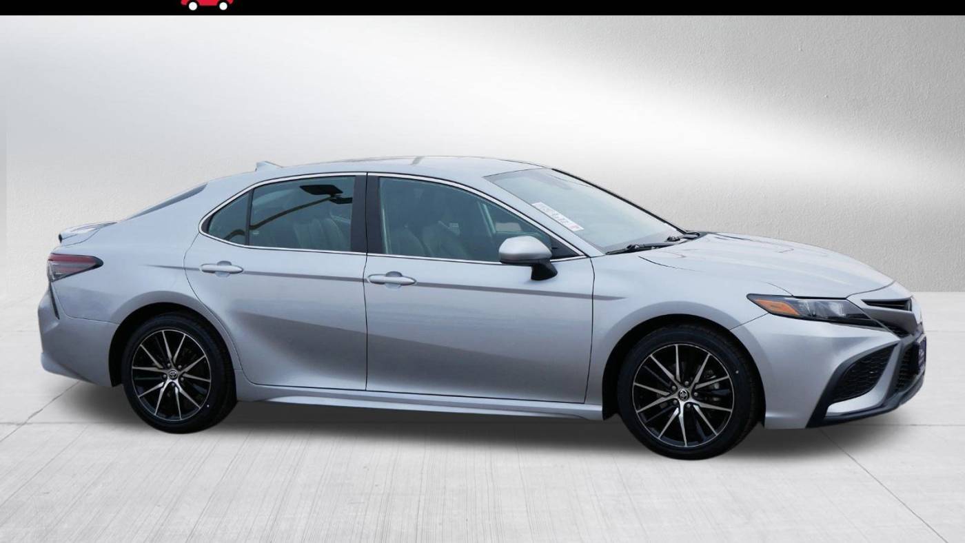 2021 Toyota Camry SE — Sedan — 61,202 mi — Coon Rapids, MN