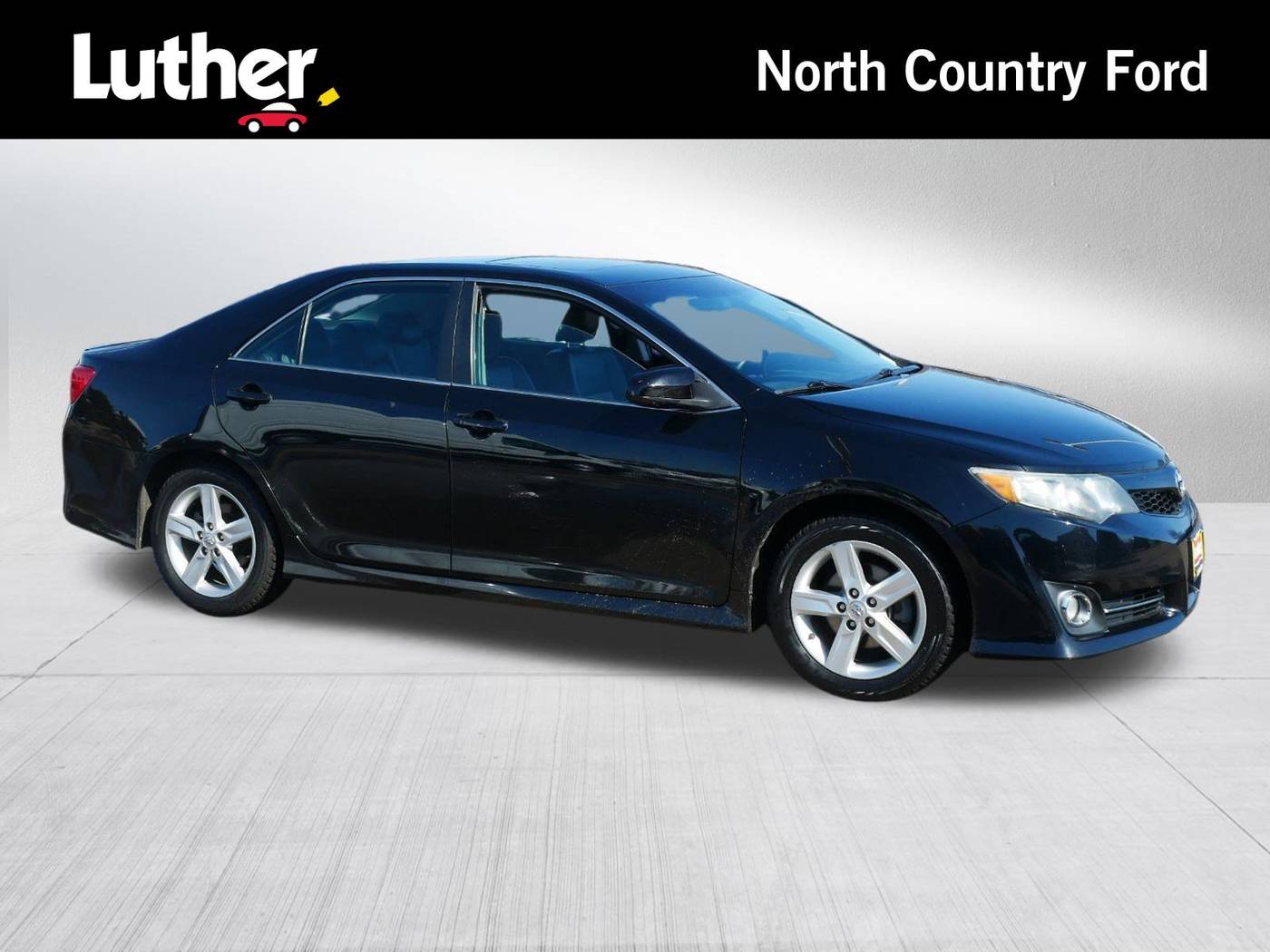 2014 Toyota Camry SE — Sedan — 124,389 mi — Coon Rapids, MN
