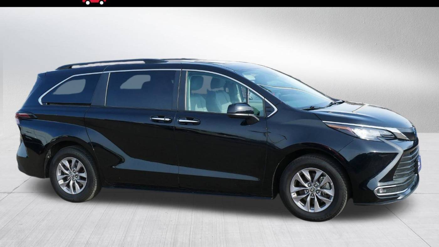 2023 Toyota Sienna XLE — Minivan — 53,327 mi — Coon Rapids, MN