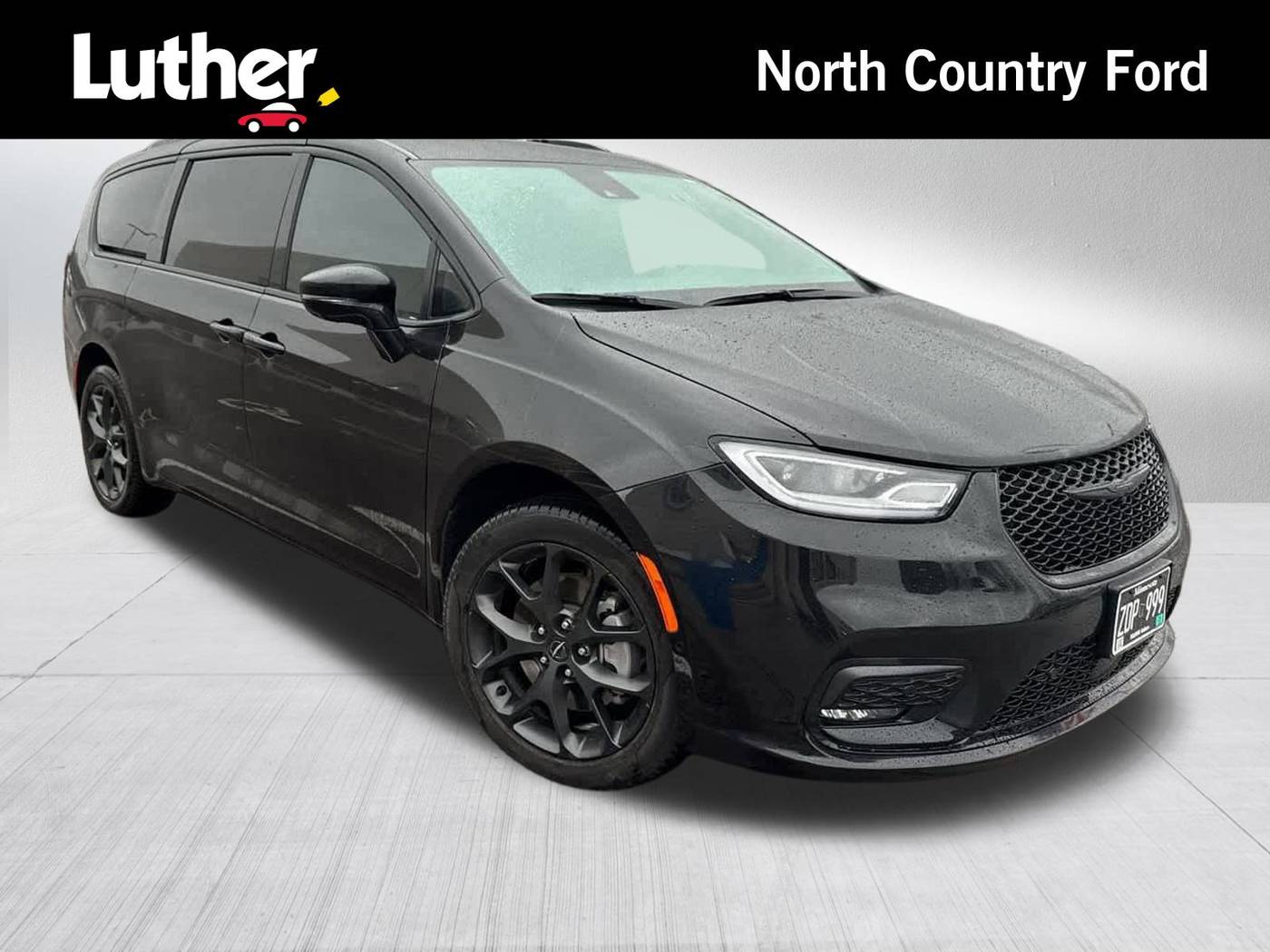 2024 Chrysler Pacifica Limited — Minivan — 8,711 mi — Coon Rapids, MN
