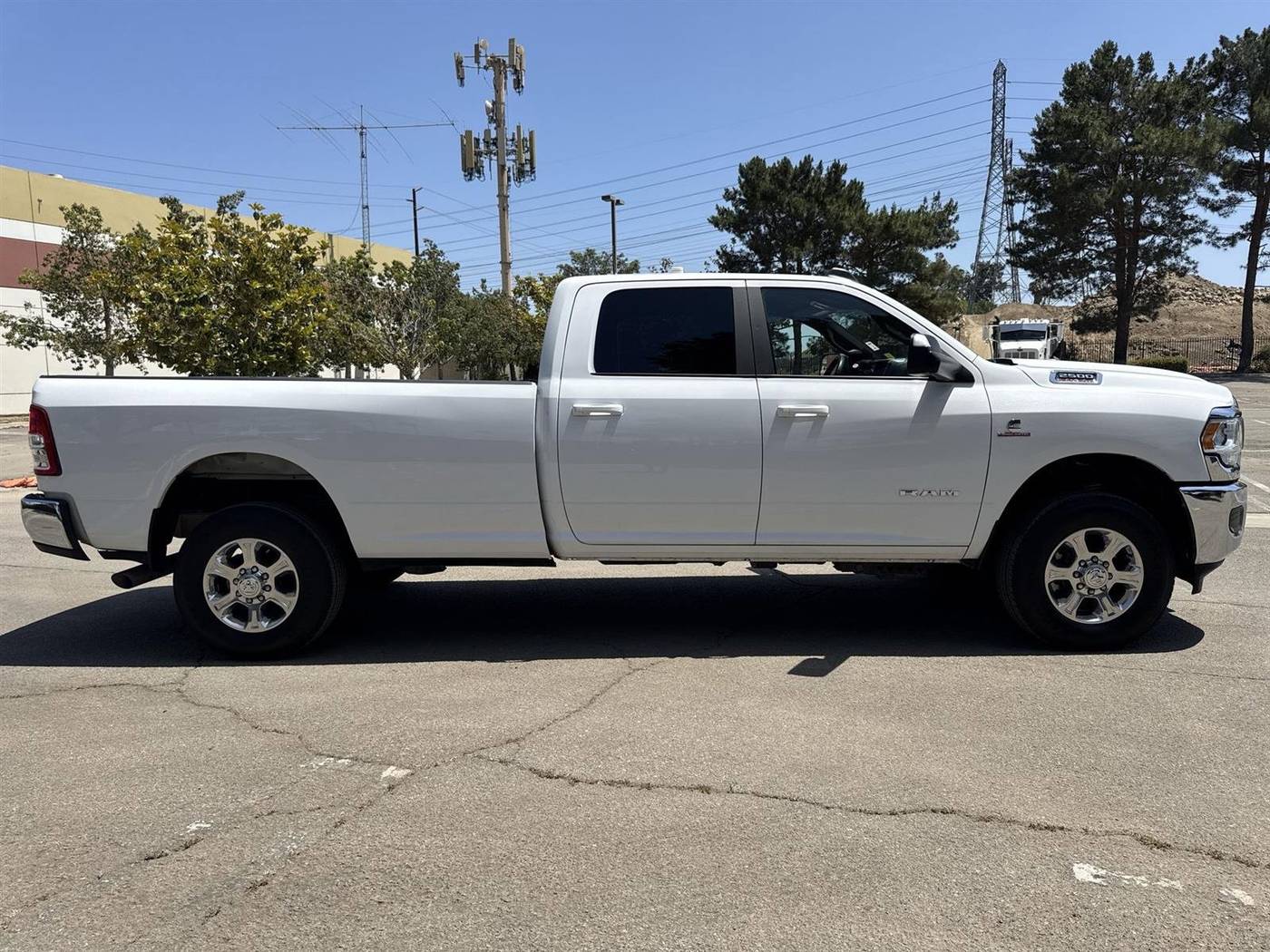 Thumbnail 3