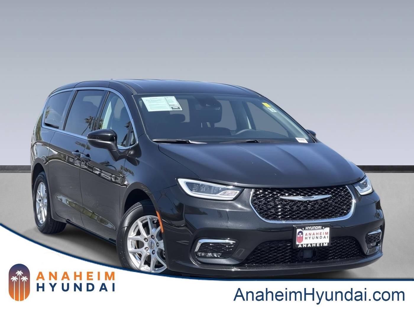 2023 Chrysler Pacifica Touring L — Minivan — 52,988 mi — Anaheim, CA