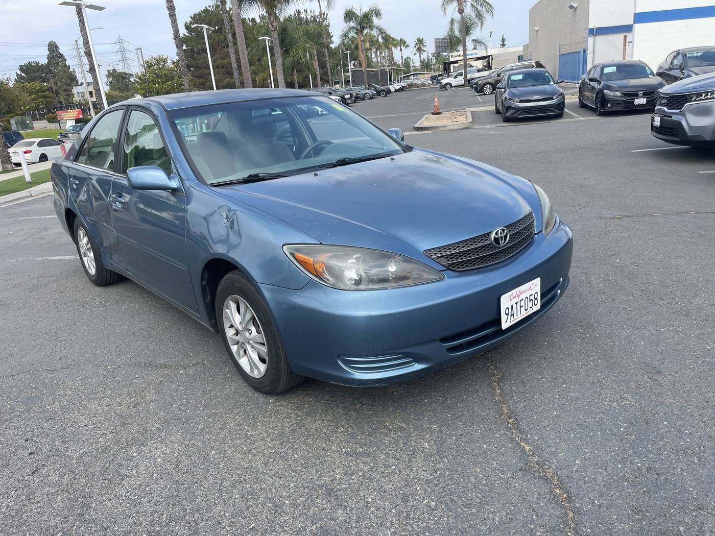 2004 Toyota Camry LE V6 — Sedan — 143,114 mi — Anaheim, CA