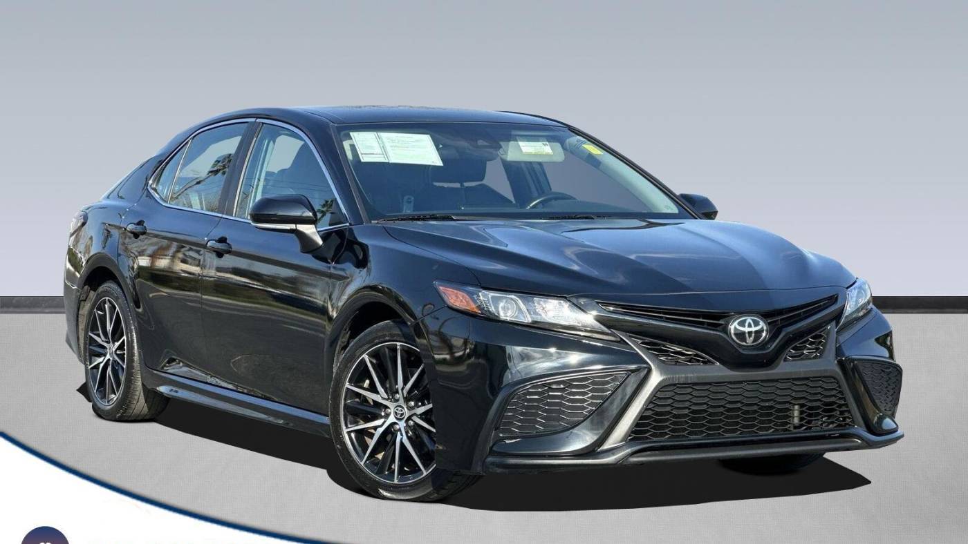 2022 Toyota Camry SE — Sedan — 50,655 mi — Anaheim, CA