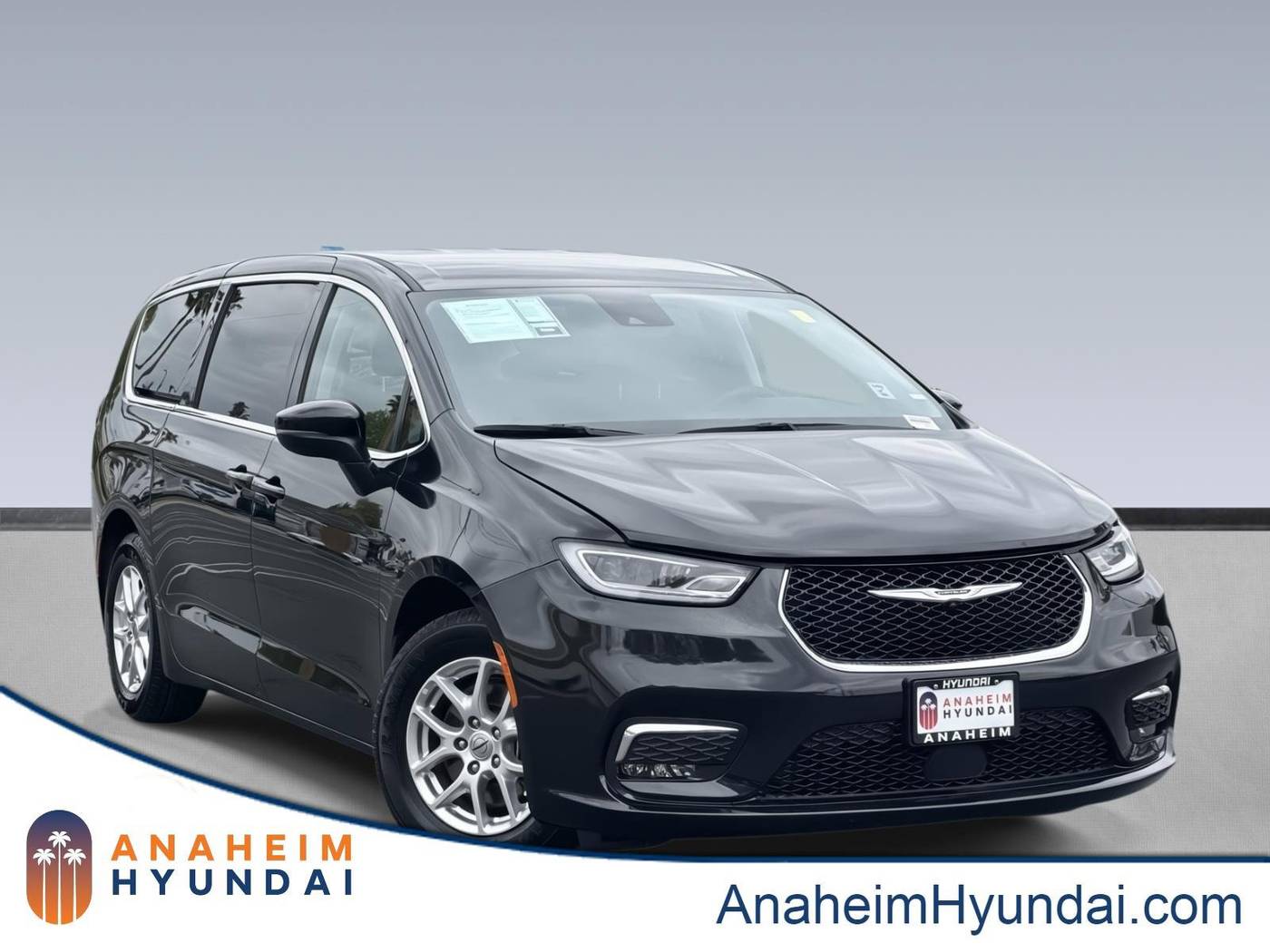 2023 Chrysler Pacifica Touring L — Minivan — 53,373 mi — Anaheim, CA
