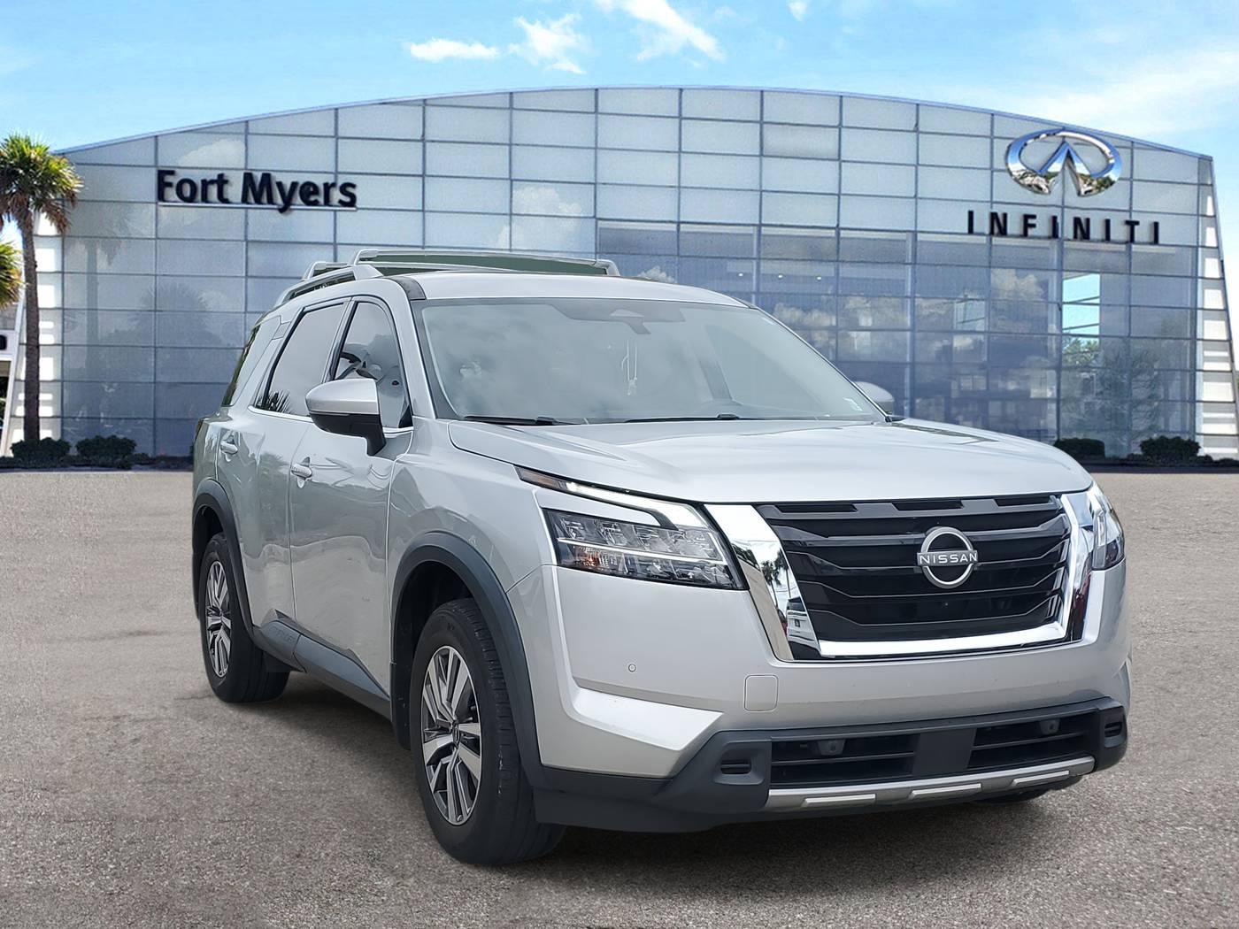 2023 Nissan Pathfinder SL — SUV — 23,656 mi — Fort Myers, FL