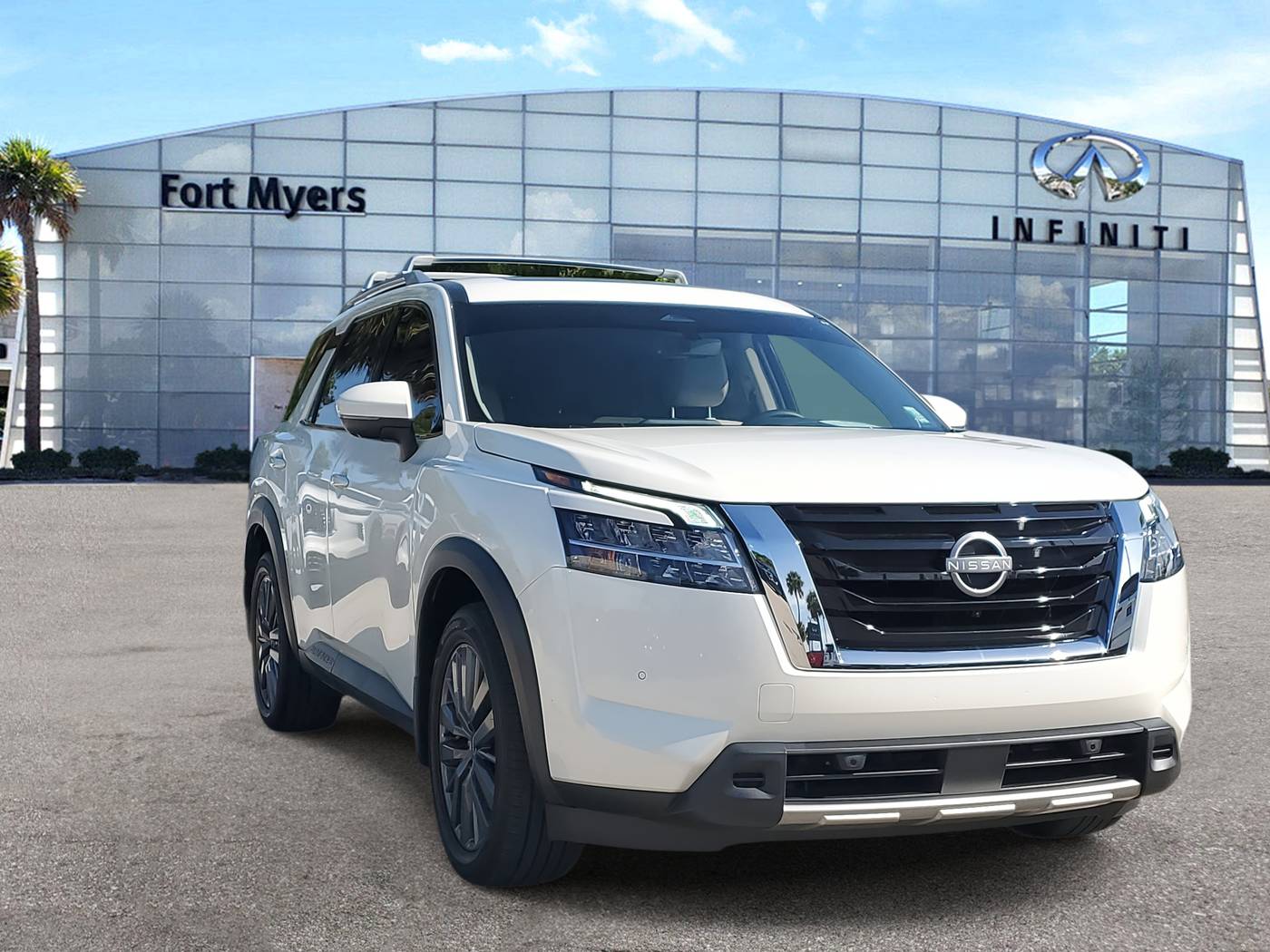 2024 Nissan Pathfinder SL — SUV — 14,064 mi — Fort Myers, FL