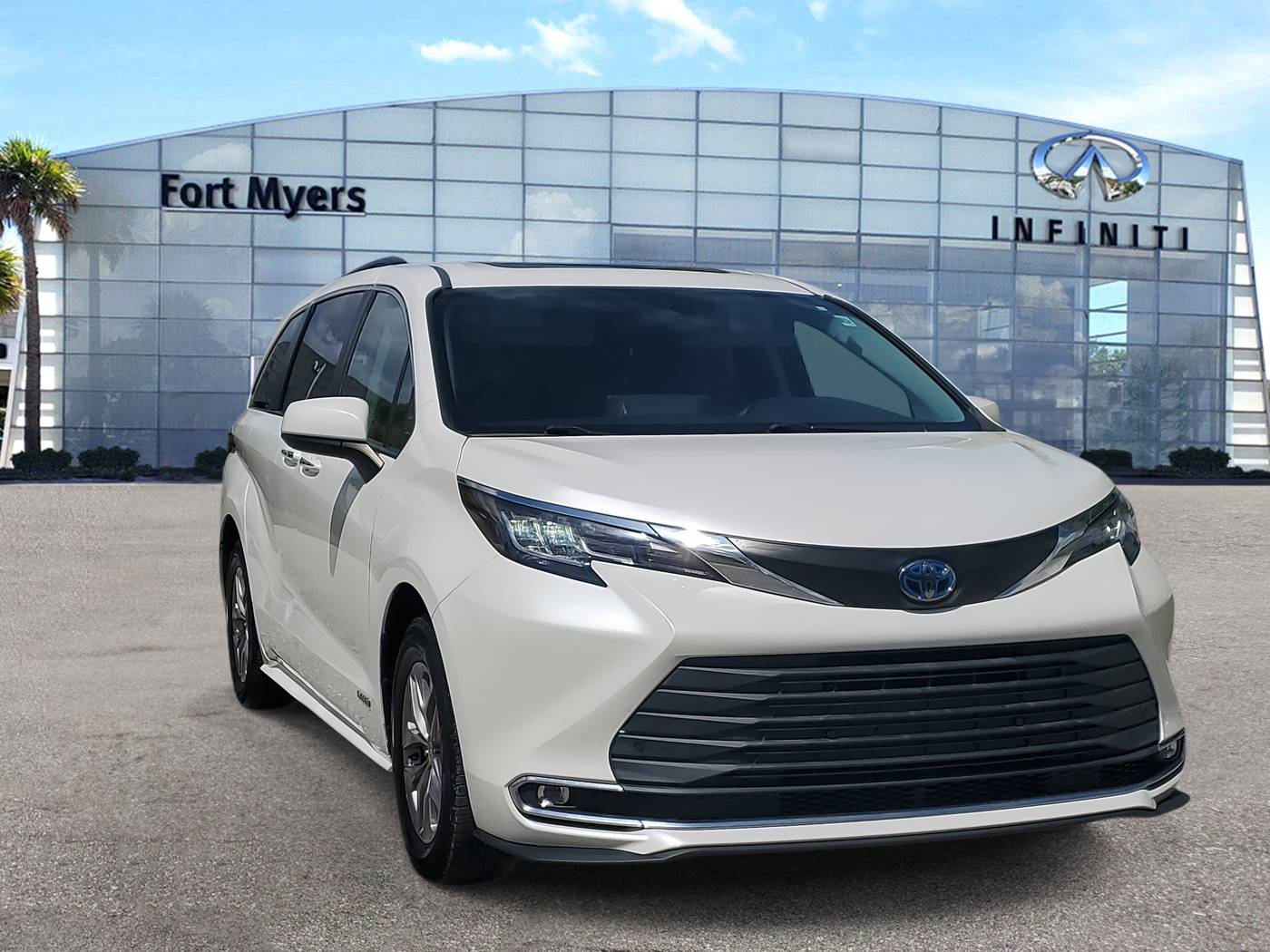 2021 Toyota Sienna XLE — Minivan — 92,163 mi — Fort Myers, FL