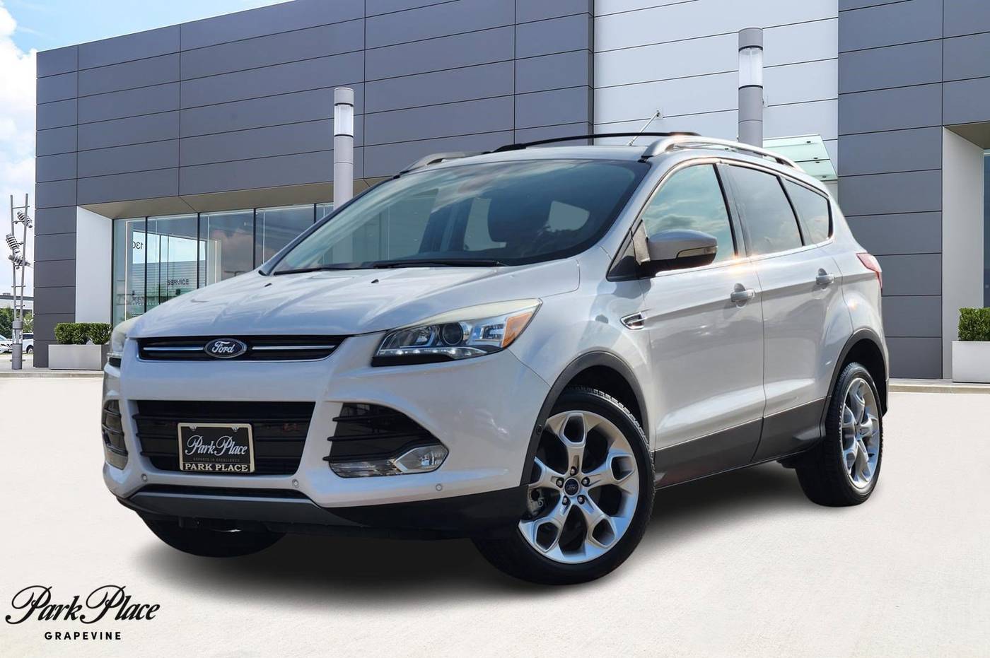 2013 Ford Escape Titanium — SUV — 22,790 mi — Grapevine, TX