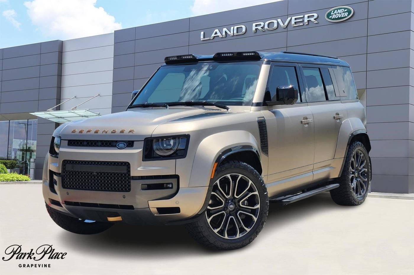 2025 Land Rover Defender OCTA — SUV — 216 mi — Grapevine, TX