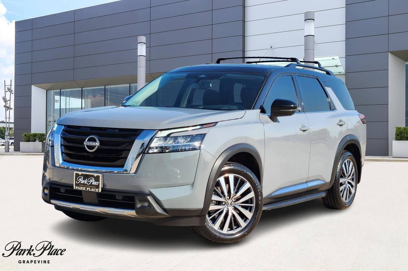 2022 Nissan Pathfinder Platinum — SUV — 100,798 mi — Grapevine, TX