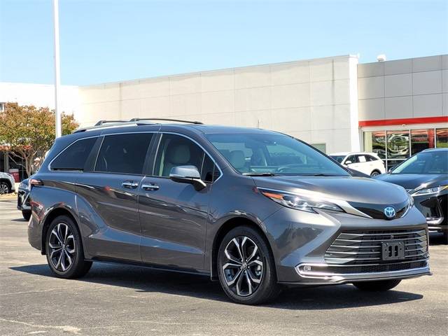2025 Toyota Sienna Platinum — Minivan — 274 mi — Tyler, TX
