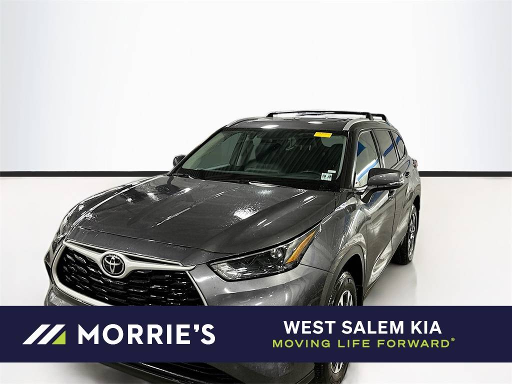2022 Toyota Highlander XLE — SUV — 41,879 mi — West Salem, WI