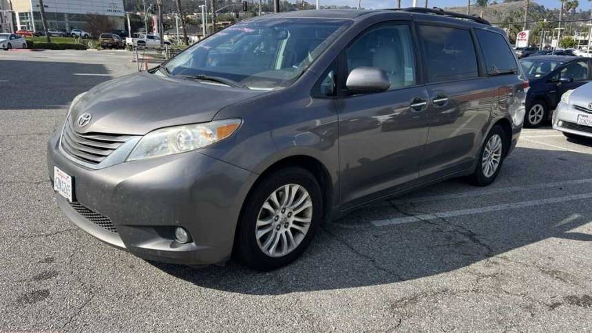 2013 Toyota Sienna XLE — Minivan — 140,495 mi — Torrance, CA