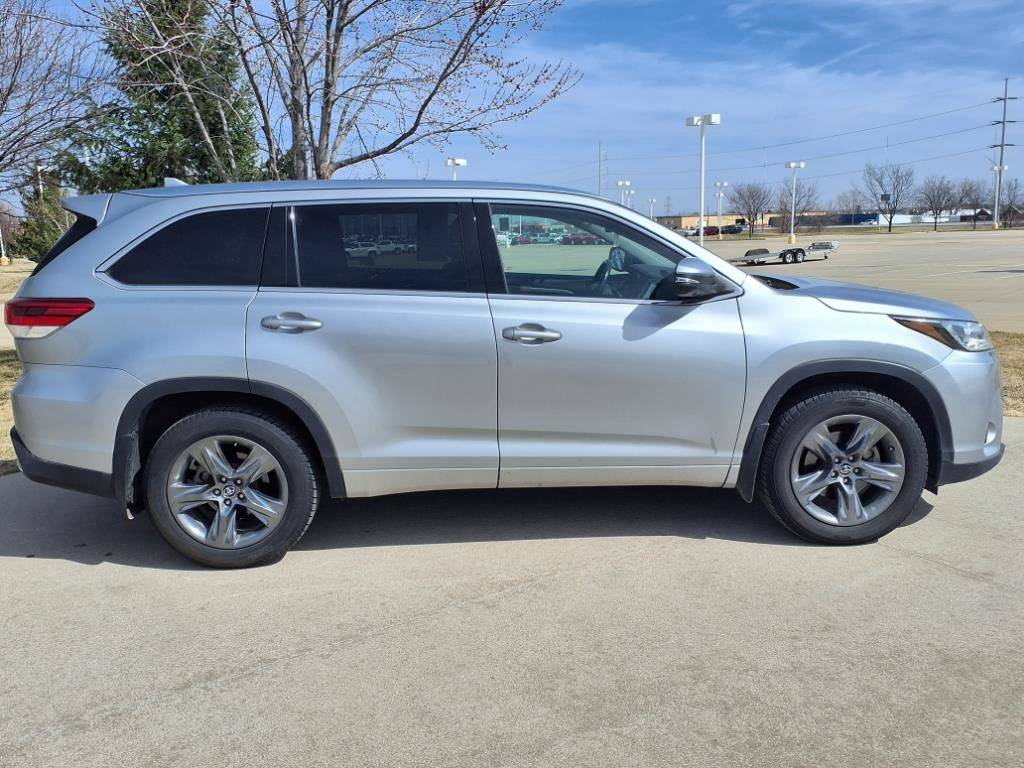 2017 Toyota Highlander Limited Platinum — SUV — 129,268 mi — Grimes, IA
