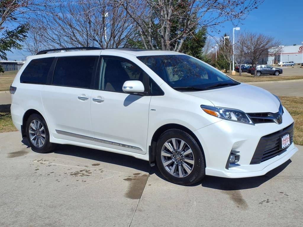 2020 Toyota Sienna Limited — Minivan — 49,807 mi — Grimes, IA