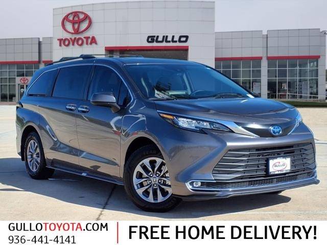 2022 Toyota Sienna XLE — Minivan — 36,155 mi — Conroe, TX