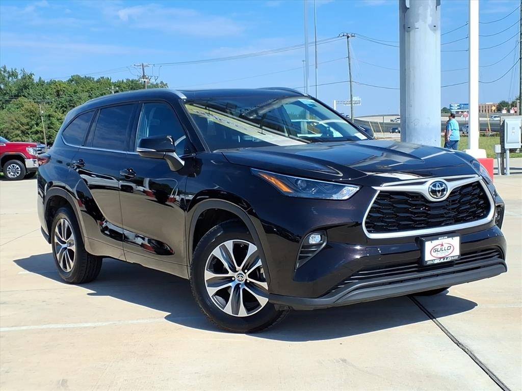 2022 Toyota Highlander XLE — SUV — 27,476 mi — Conroe, TX