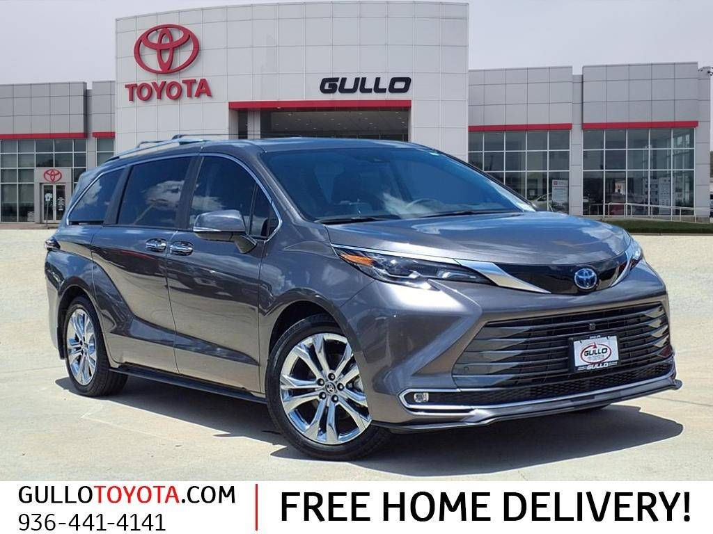 2024 Toyota Sienna Platinum — Minivan — 13,642 mi — Conroe, TX