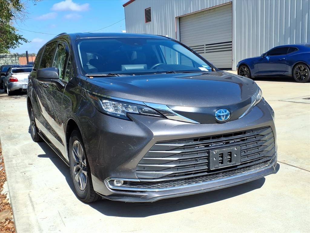 2023 Toyota Sienna XLE — Minivan — 59,948 mi — Conroe, TX