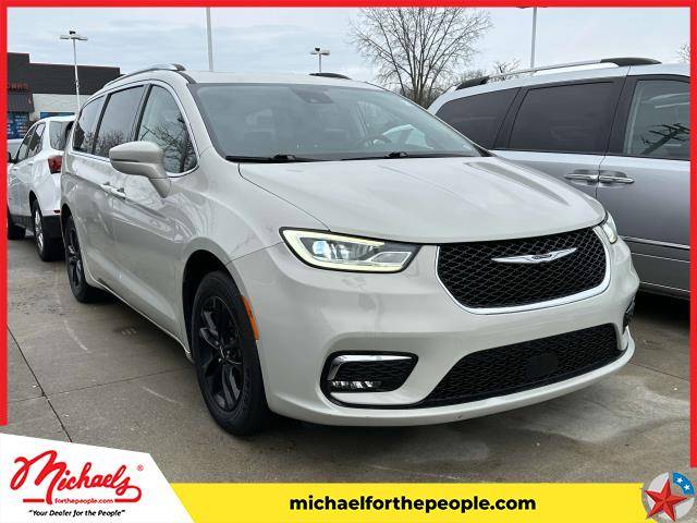 2021 Chrysler Pacifica Touring L — Minivan — 105,925 mi — Fort Gratiot, MI