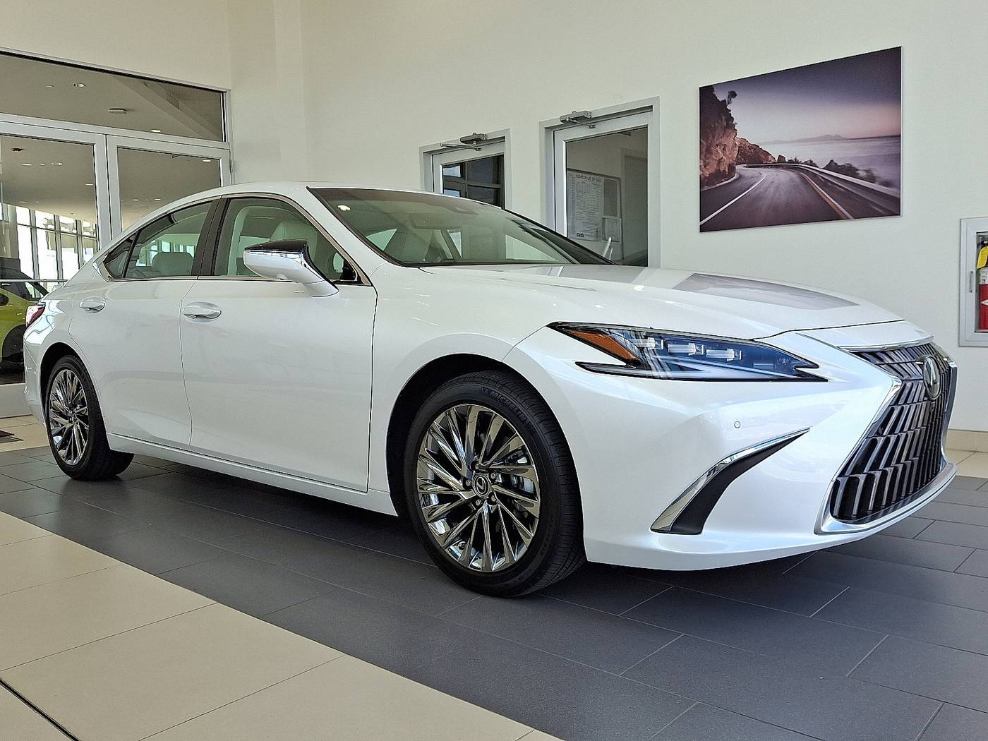 2025 Lexus ES ES 300h Ultra Luxury — Sedan — 4,500 mi — Lancaster, PA