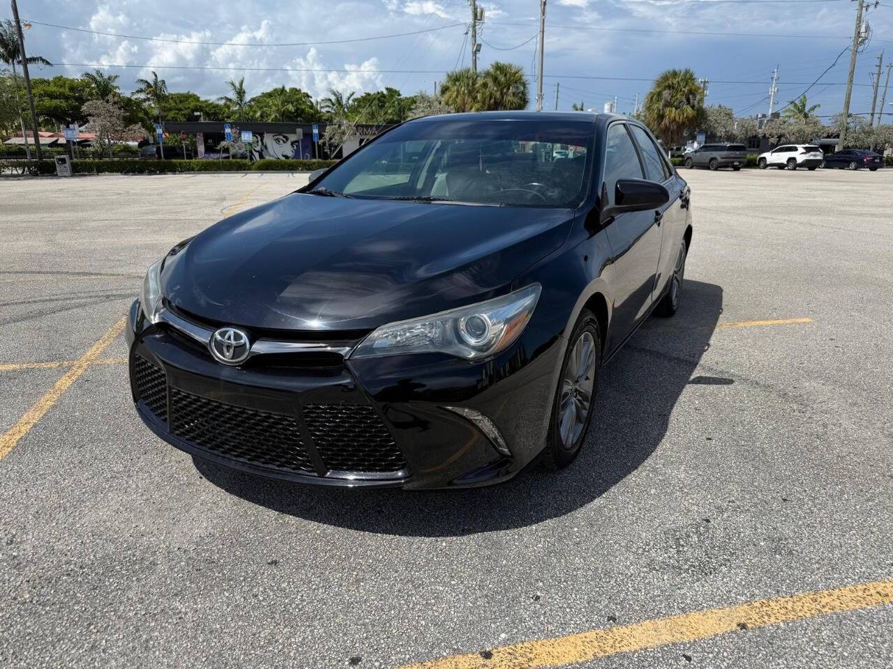 2015 Toyota Camry LE — Sedan — 111,988 mi — Oakland Park, FL