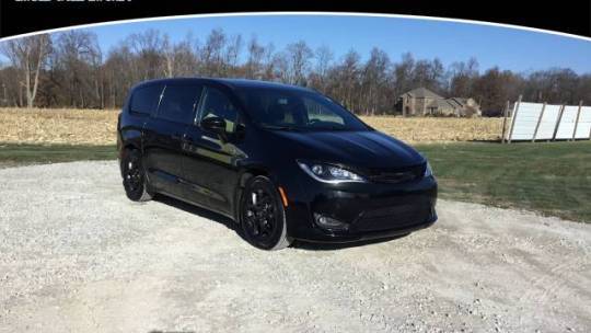 2020 Chrysler Pacifica Touring — Minivan — 117,108 mi — Terre Haute, IN