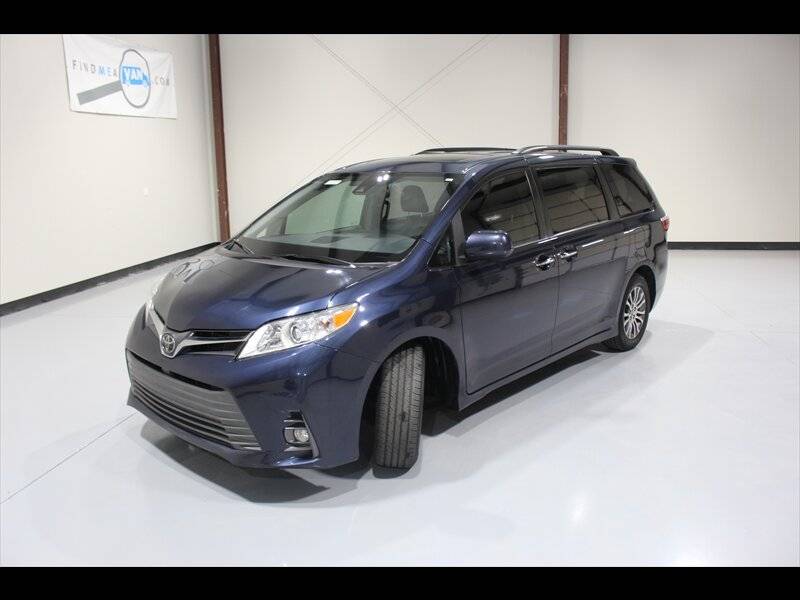 2019 Toyota Sienna XLE — Minivan — 58,567 mi — Euless, TX