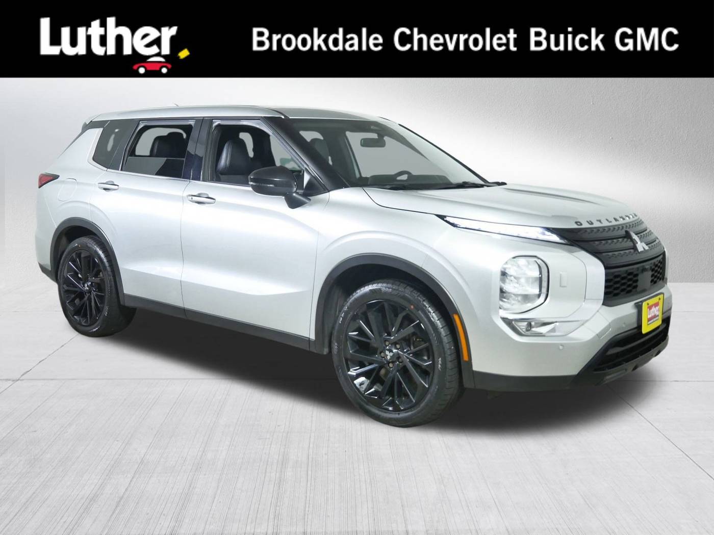 2022 Mitsubishi Outlander SE — SUV — 116,062 mi — Brooklyn Center, MN