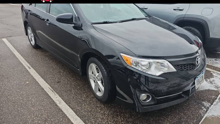 2014 Toyota Camry SE — Sedan — 74,570 mi — Brooklyn Center, MN
