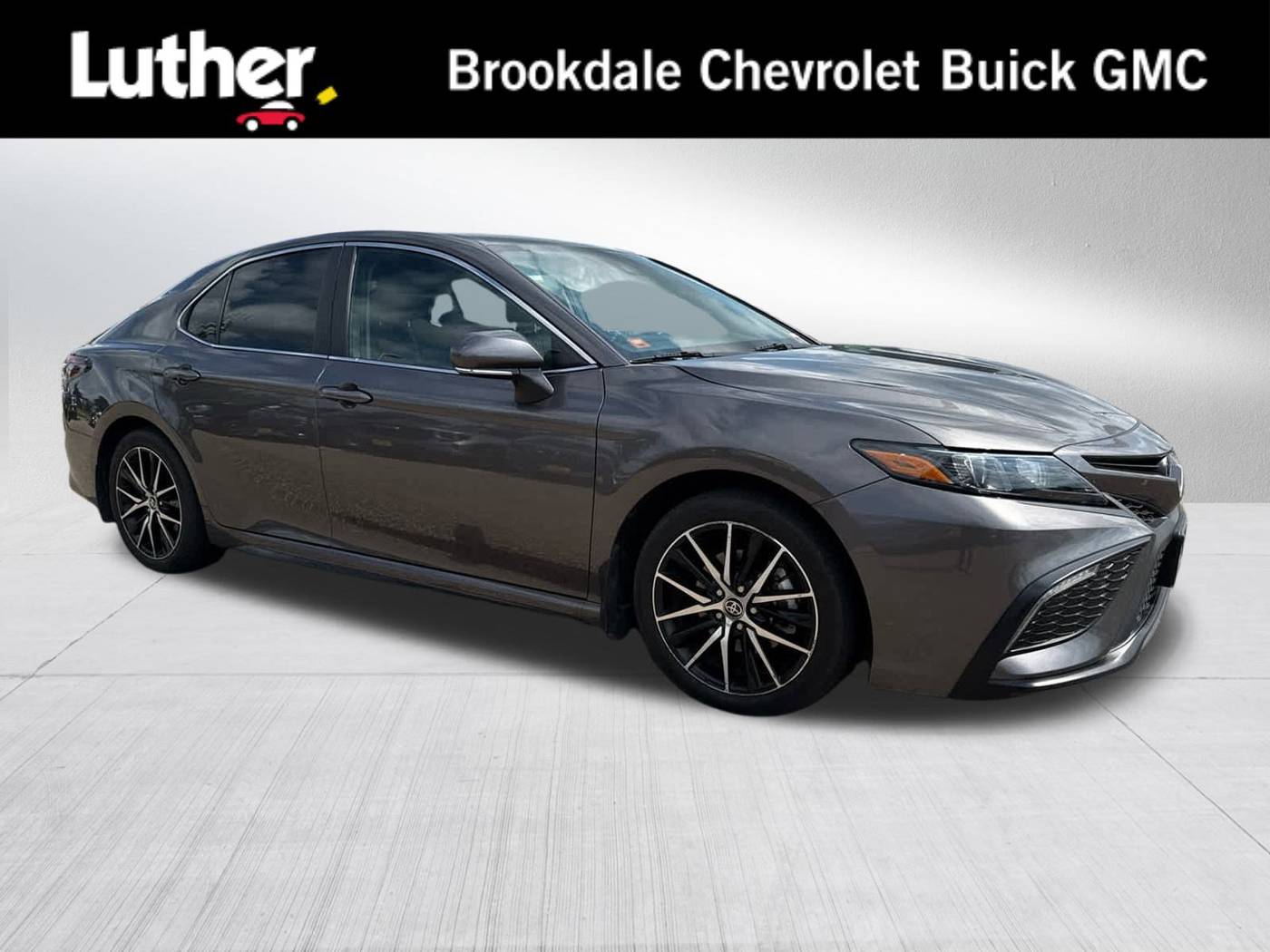 2023 Toyota Camry SE — Sedan — 29,926 mi — Brooklyn Center, MN
