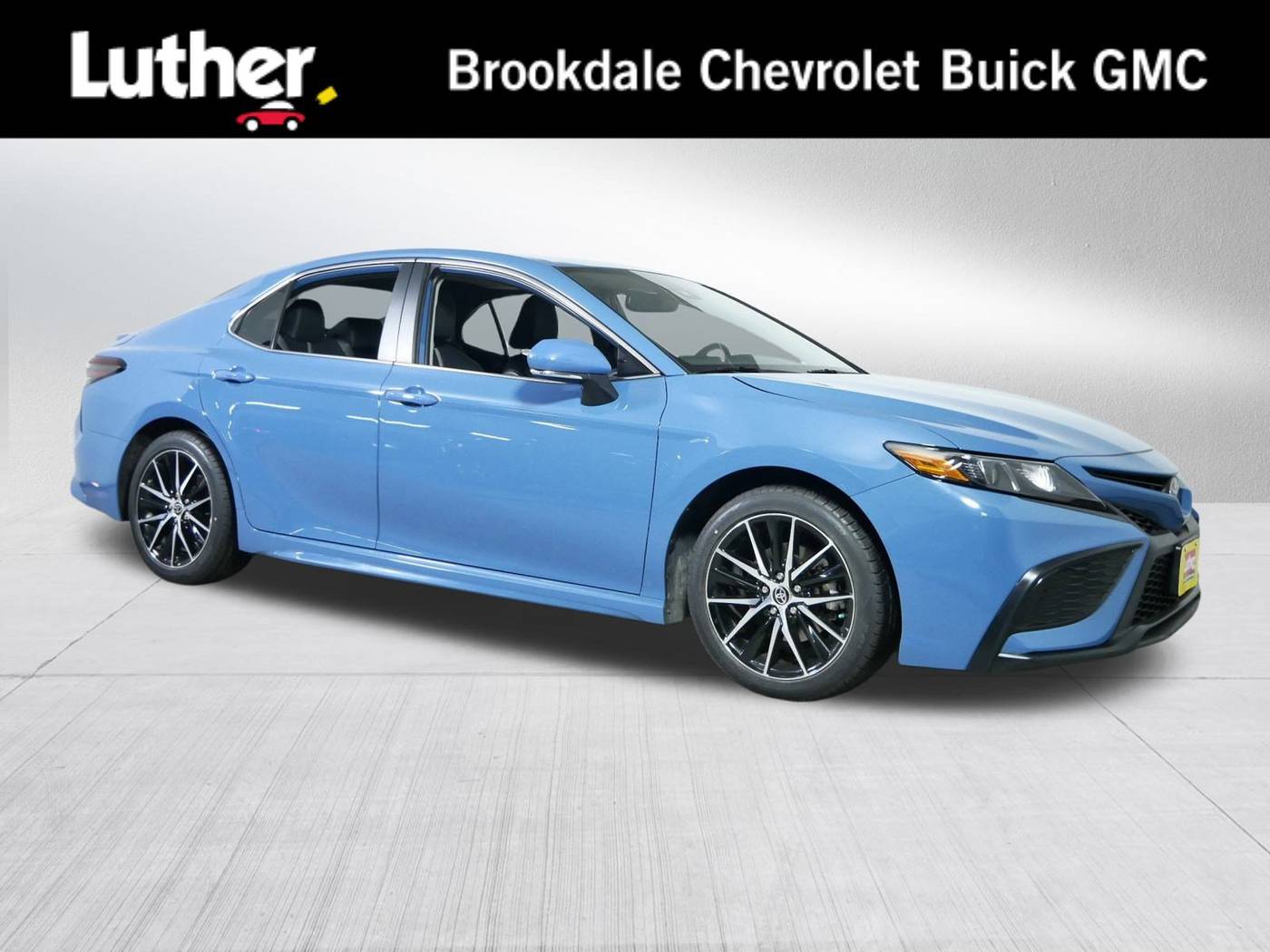 2023 Toyota Camry SE — Sedan — 30,403 mi — Brooklyn Center, MN