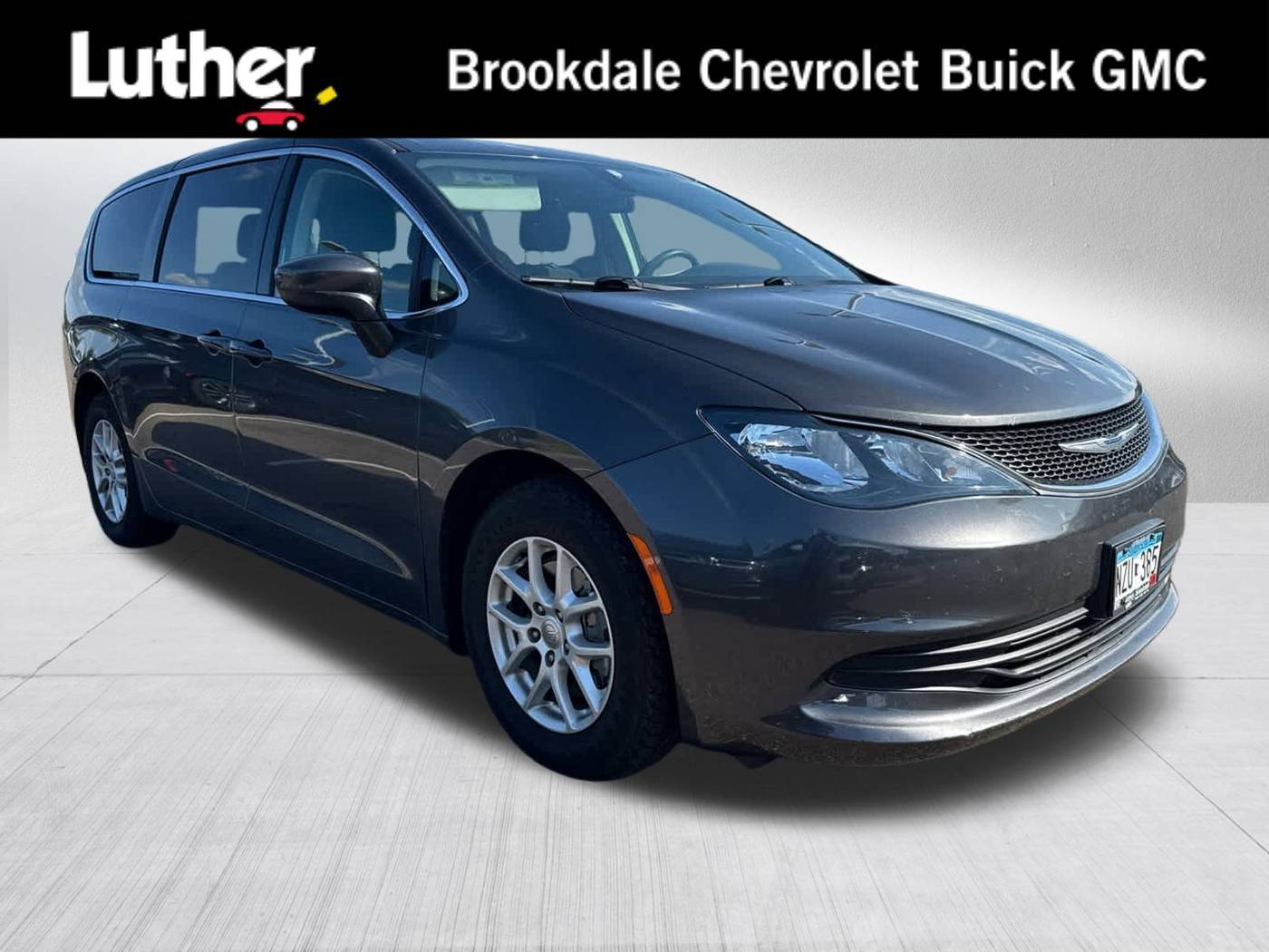 2017 Chrysler Pacifica Touring — Minivan — 42,951 mi — Brooklyn Center, MN
