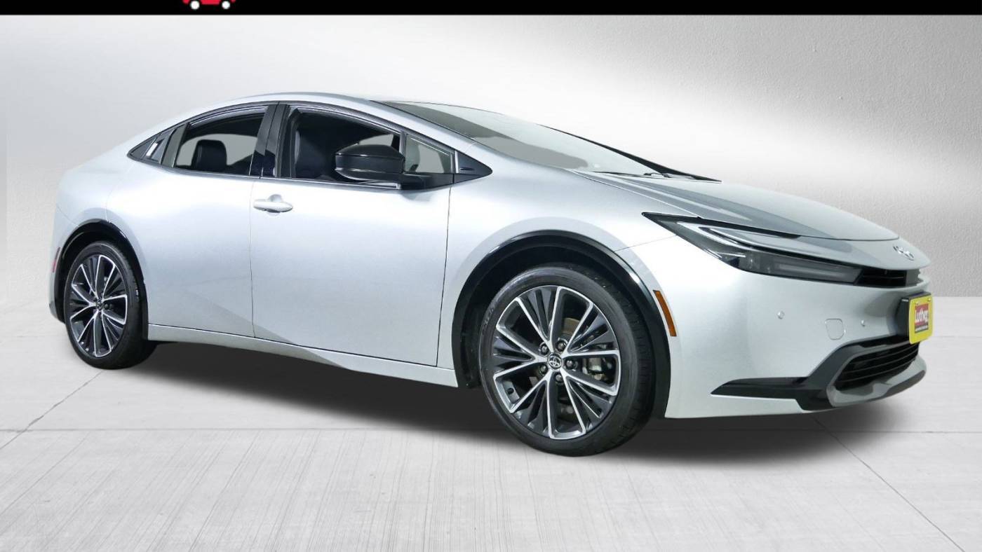 2024 Toyota Prius XLE — Hatchback — 7,427 mi — Brooklyn Center, MN