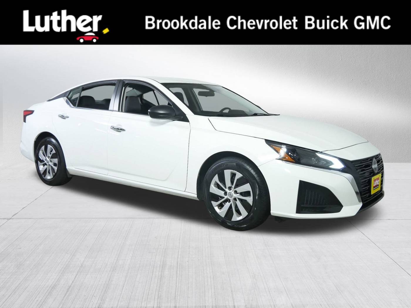 2024 Nissan Altima S — Sedan — 33,359 mi — Brooklyn Center, MN
