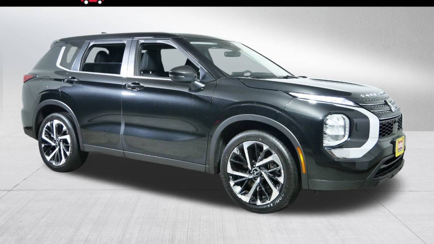 2022 Mitsubishi Outlander ES — SUV — 31,768 mi — Brooklyn Center, MN