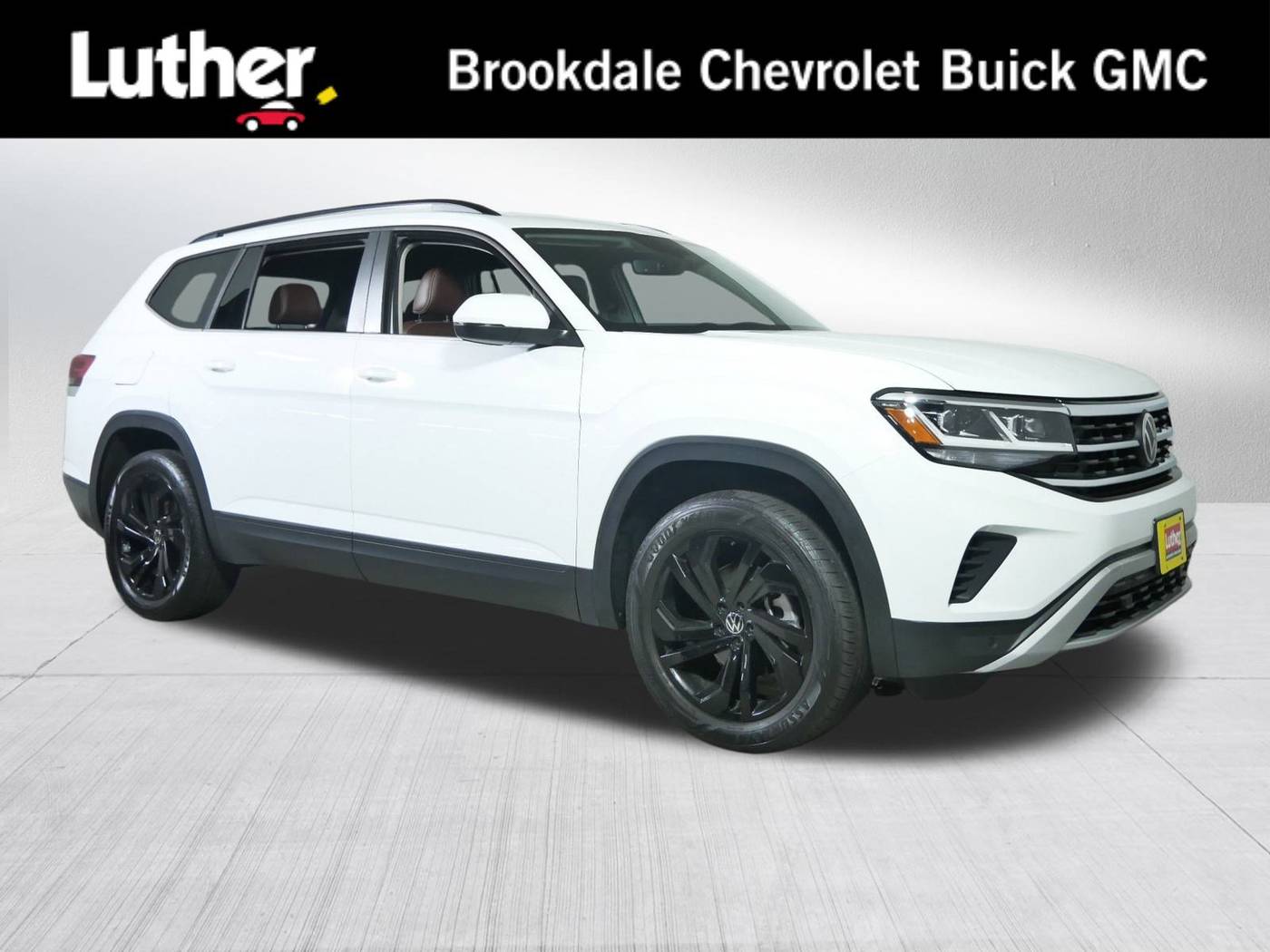 2023 Volkswagen Atlas SE with Technology — SUV — 29,340 mi — Brooklyn Center, MN