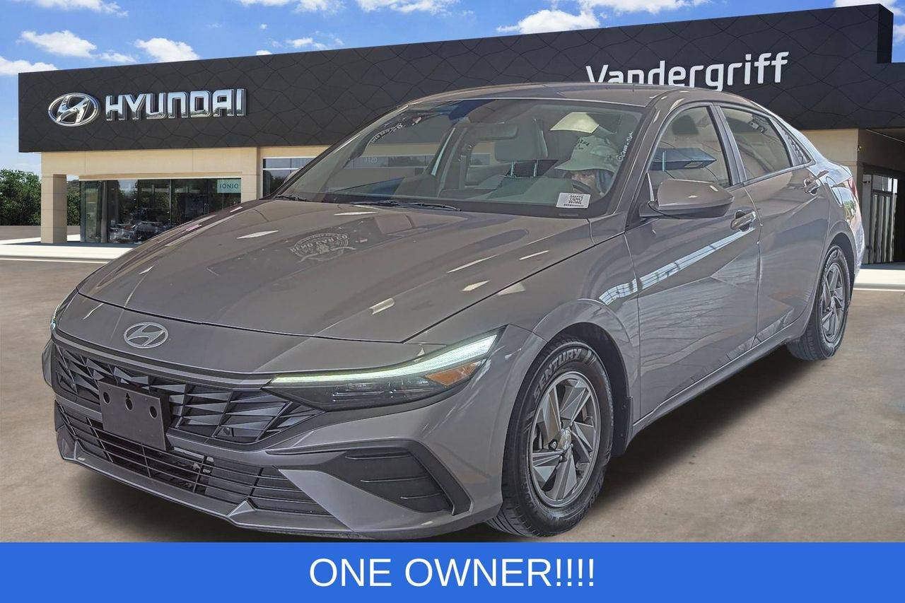 2024 Hyundai Elantra SE