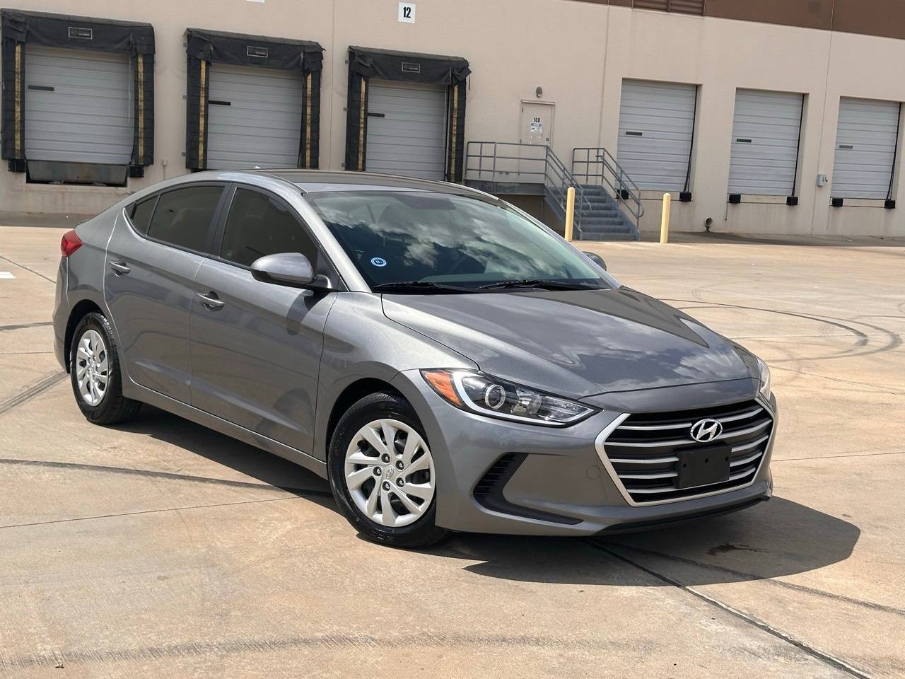 2017 Hyundai Elantra SE — Sedan — 84,019 mi — Arlington, TX