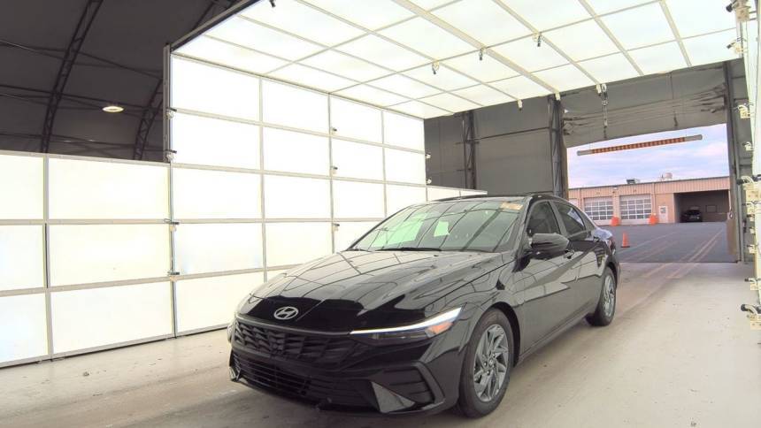 2024 Hyundai Elantra SEL — Sedan — 10,241 mi — Arlington, TX