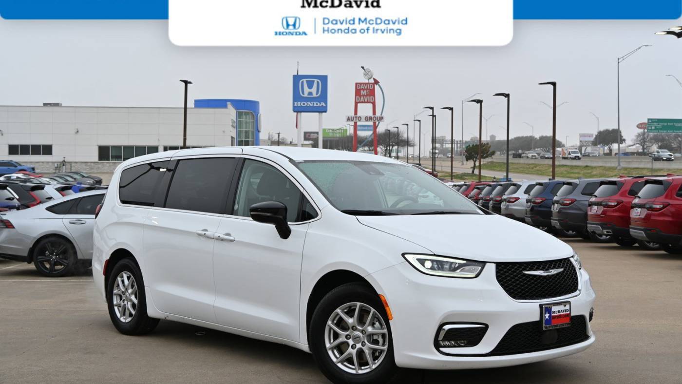 2024 Chrysler Pacifica Touring L — Minivan — 24,673 mi — Irving, TX