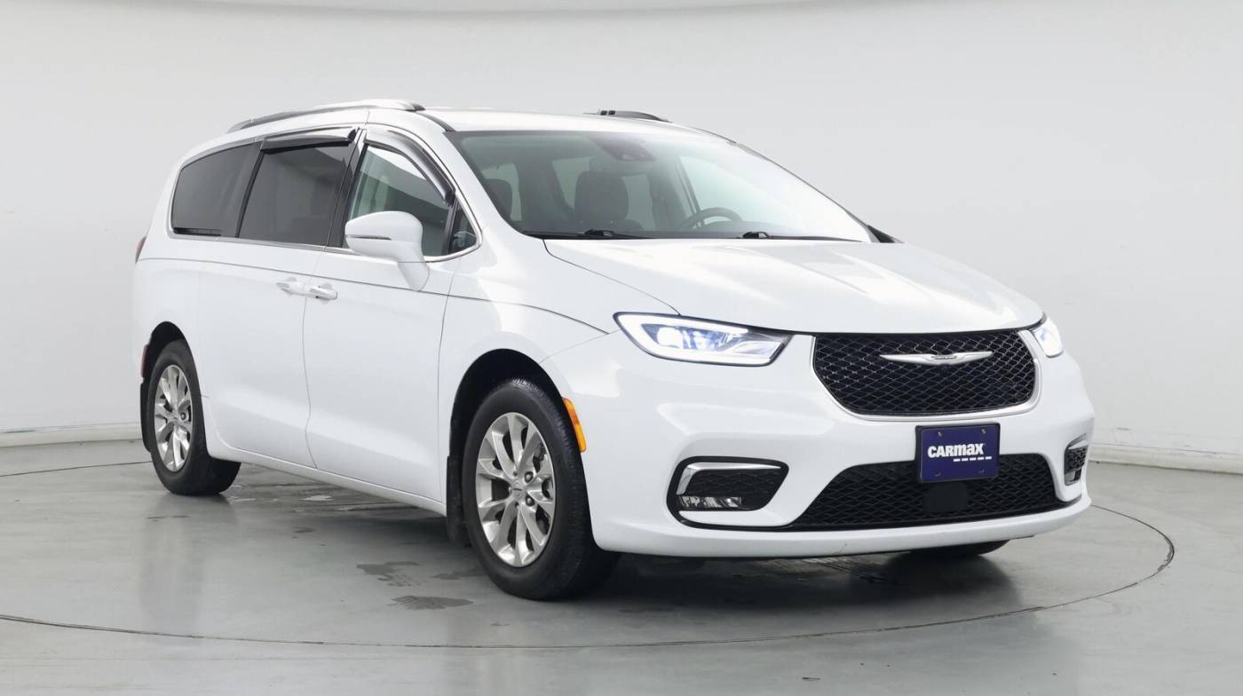 2021 Chrysler Pacifica Touring L — Minivan — 23,486 mi — Cincinnati, OH
