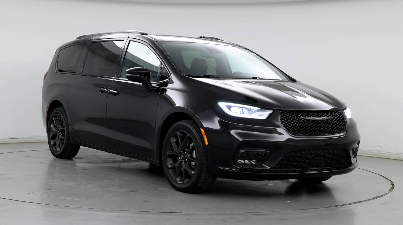 2021 Chrysler Pacifica Limited — Minivan — 46,683 mi — Cincinnati, OH