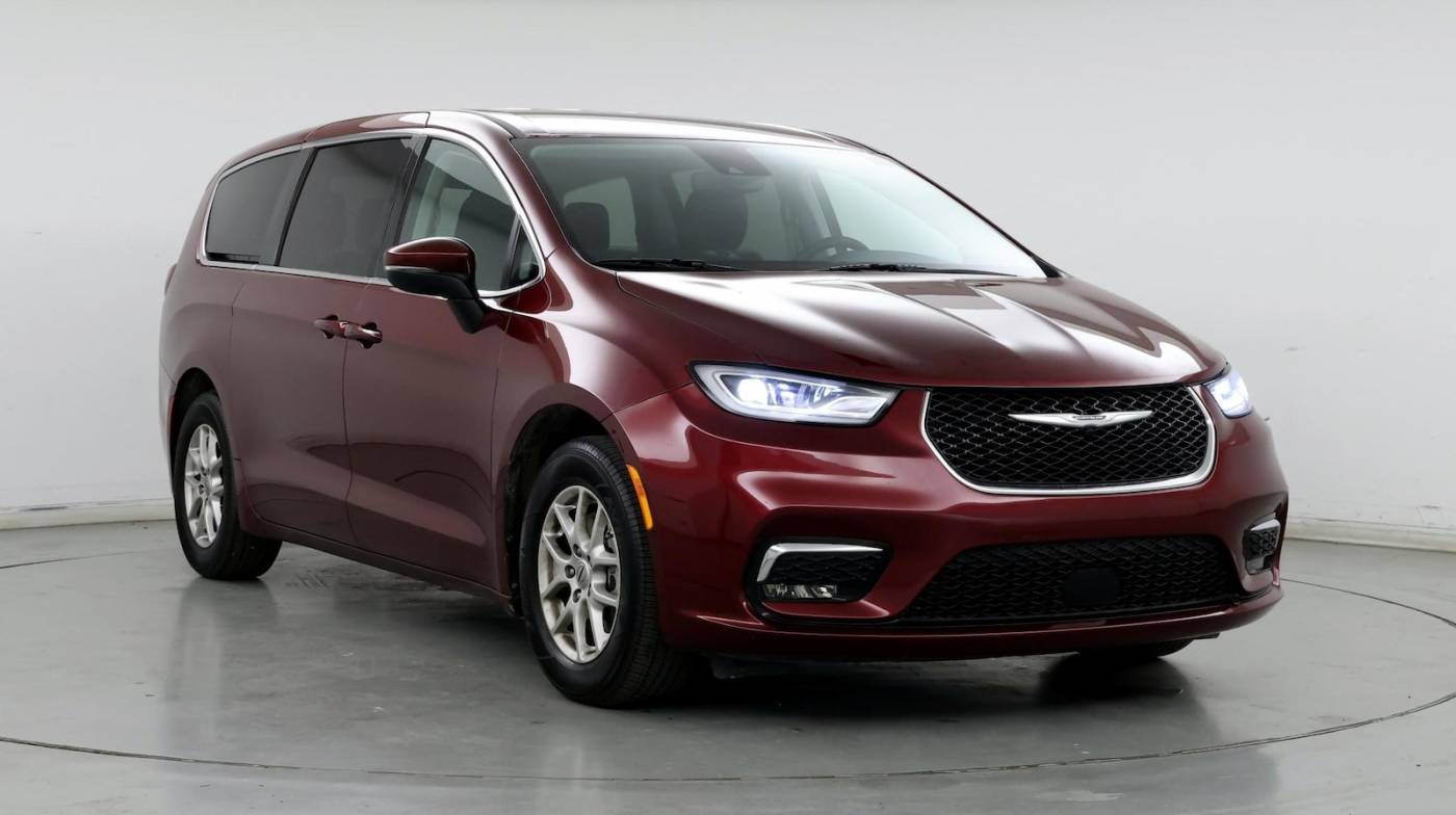 2023 Chrysler Pacifica Touring L — Minivan — 14,291 mi — Cincinnati, OH