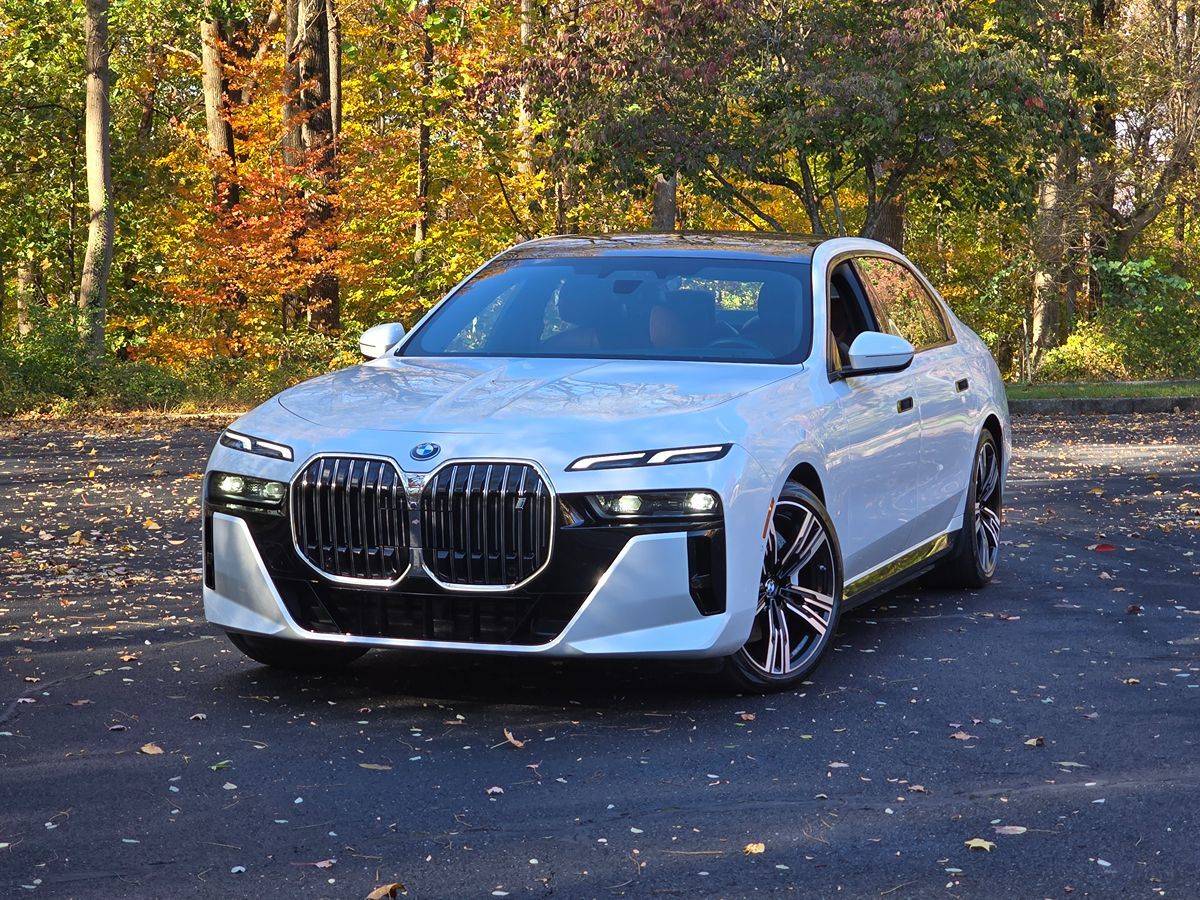 2023 BMW i7 xDrive60 — Sedan — 15,306 mi — Silver Spring, MD