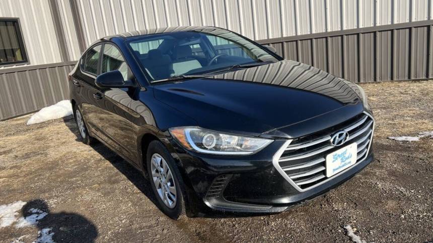 2017 Hyundai Elantra SE — Sedan — 112,516 mi — Junction City, KS