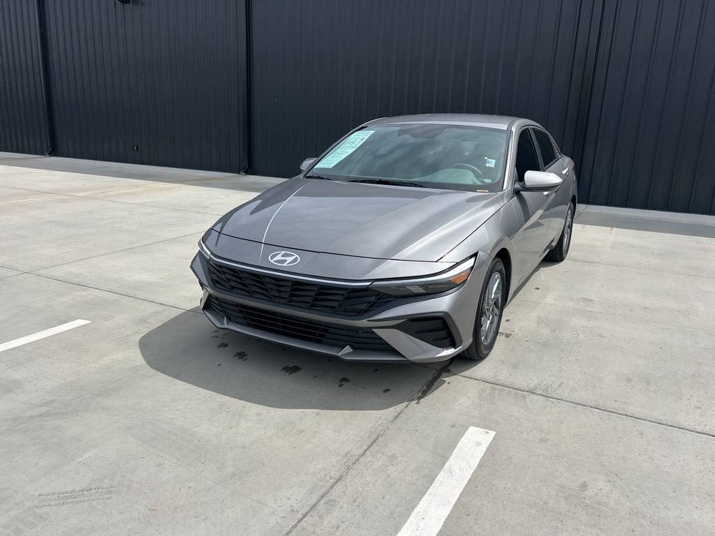 2024 Hyundai Elantra SEL — Sedan — 10,077 mi — Edmond, OK