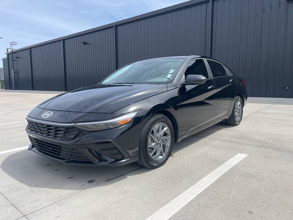 2024 Hyundai Elantra SEL — Sedan — 5,939 mi — Edmond, OK