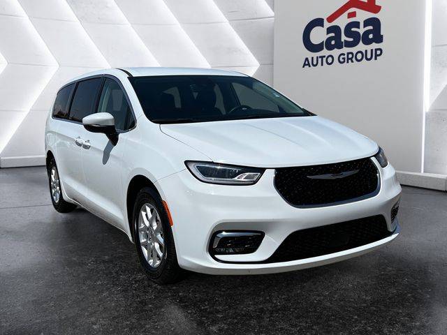 2023 Chrysler Pacifica Touring L — Minivan — 70,466 mi — El Paso, TX